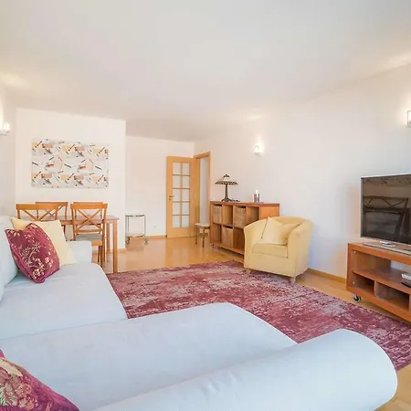 Apartamento 1-minute Walk To The Metro And 2 To The Supermarket