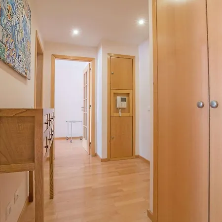 Apartamento 1-minute Walk To The Metro And 2 To The Supermarket Lisboa