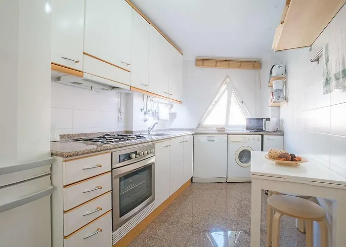 1-minute Walk To The Metro And 2 To The Supermarket Διαμέρισμα Lisboa