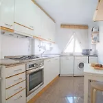 1-minute Walk To The Metro And 2 To The Supermarket Appartement Lisboa