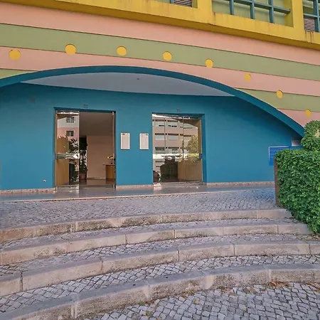 1-minute Walk To The Metro And 2 To The Supermarket Lisbon
