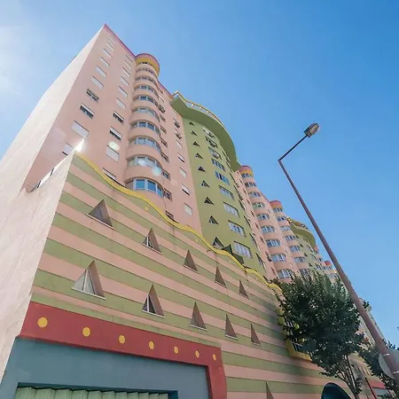 1-minute Walk To The Metro And 2 To The Supermarket * Lisbon