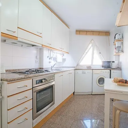 1-minute Walk To The Metro And 2 To The Supermarket Apartment Lisbon