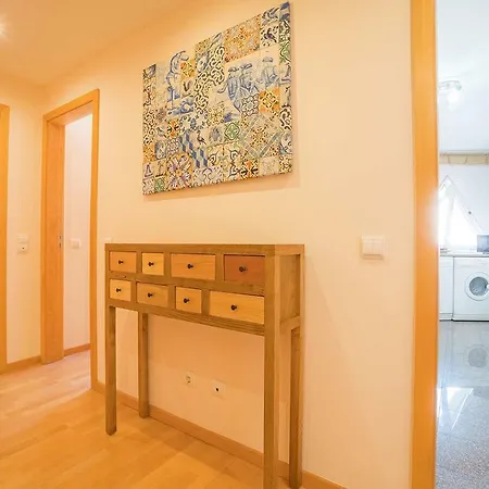 Apartment 1-minute Walk To The Metro And 2 To The Supermarket *